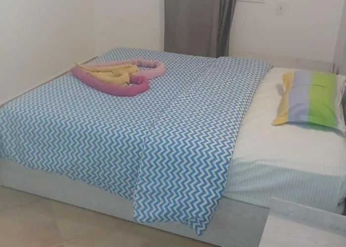 Beachfront 3-bed Sleeps 6 With Sea View Hurghada