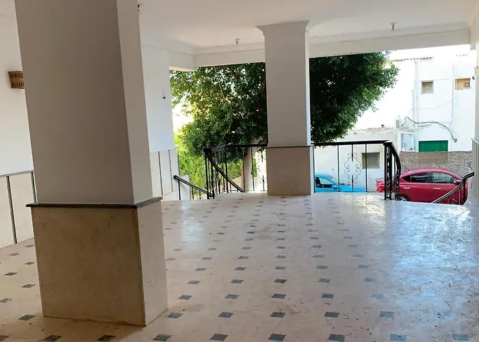 Apartment Beachfront 3-bed Sleeps 6 With Sea View *